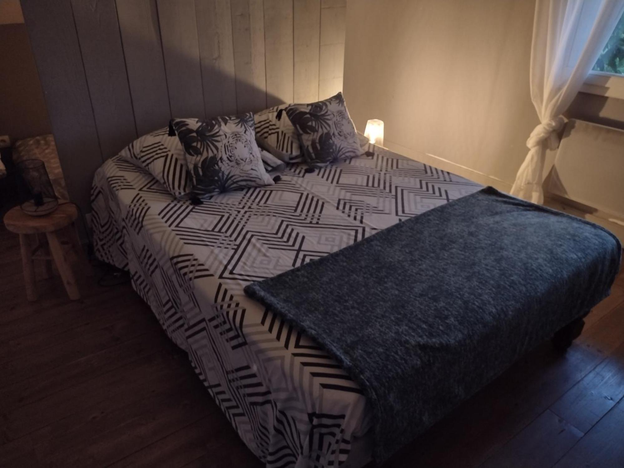 Gite Cocooning Avec Piscine Bouge-Chambalud エクステリア 写真